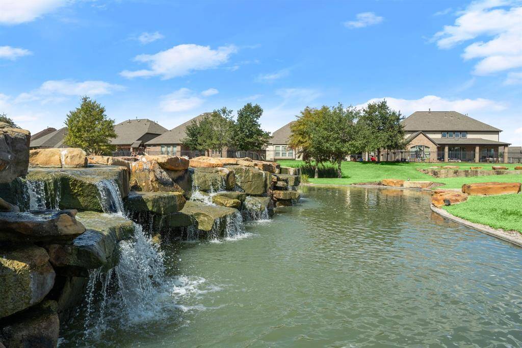 Beautiful rock waterfalls to enjoy just steps away.