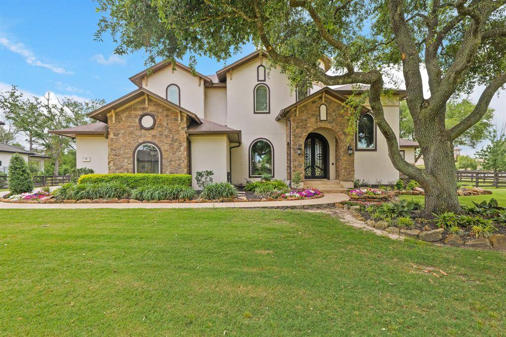 Sitting on a 1.18-acre corner lot, this home boasts a resort style saltwater Pool & Spa, fire pit, Covered Patio, & Outdoor Kitchen—an entertainer’s dream!