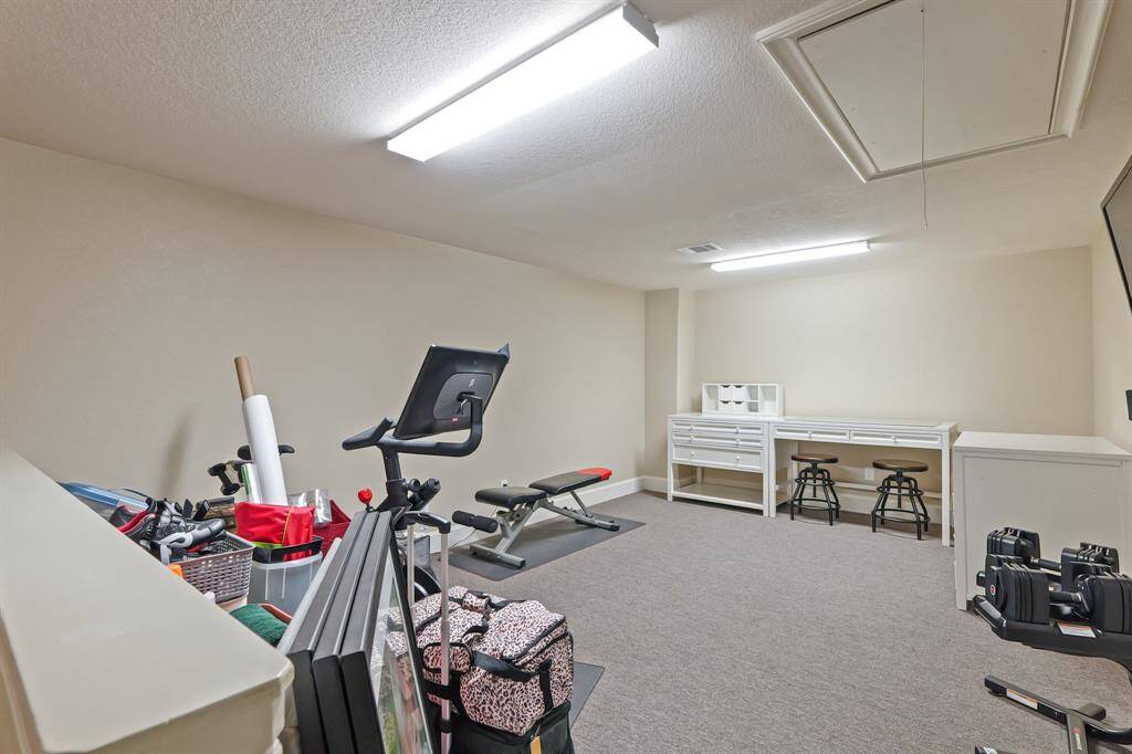 Versatile "Hidden Room", which can serve as a 5th bedroom or private retreat.
