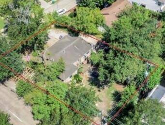 Large lot With great privacy.
