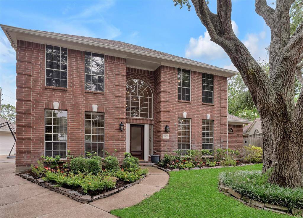 Schedule your appointment today to view this beautiful home. Walking distance to schools, shops & restaurants.
