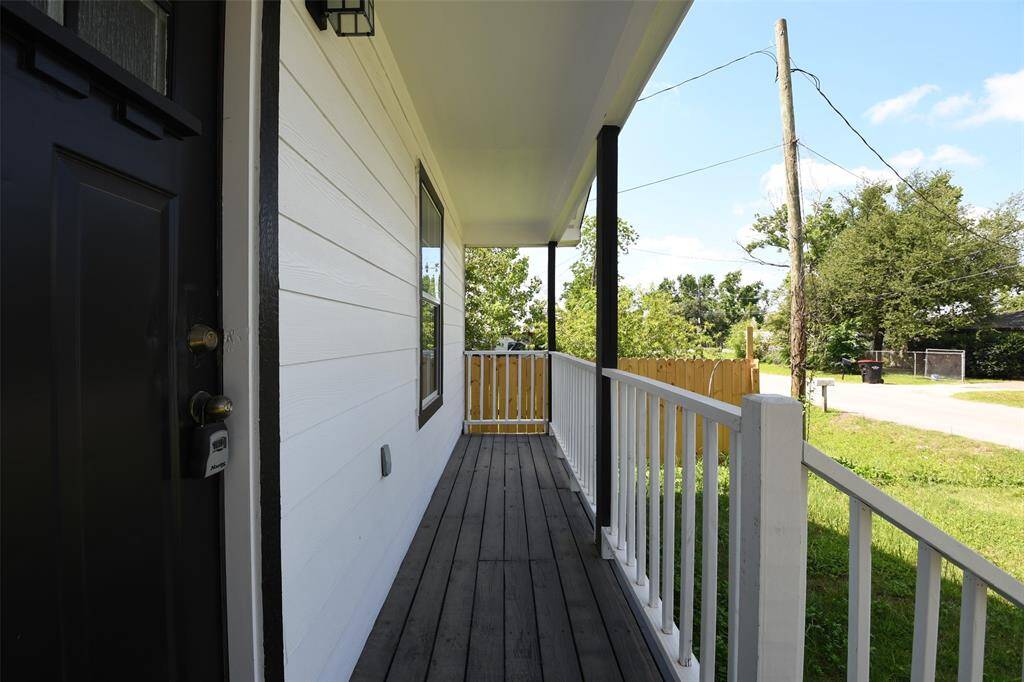 The porch has space to put some chairs out and enjoy the fresh air!