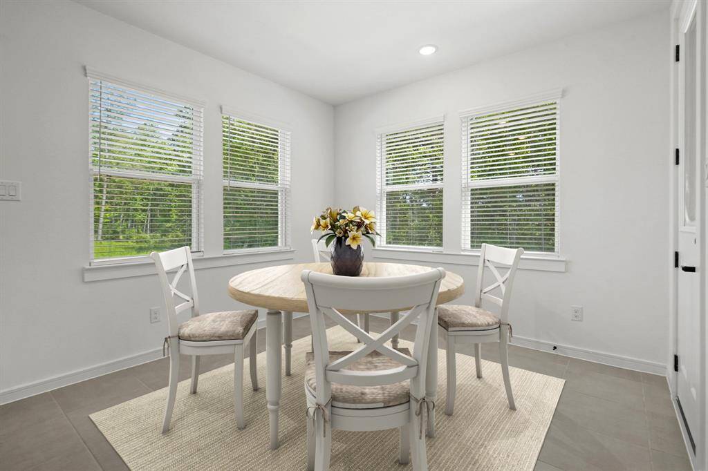 Charming dining area (*Photo not of actual home and used for illustration purposes only.)