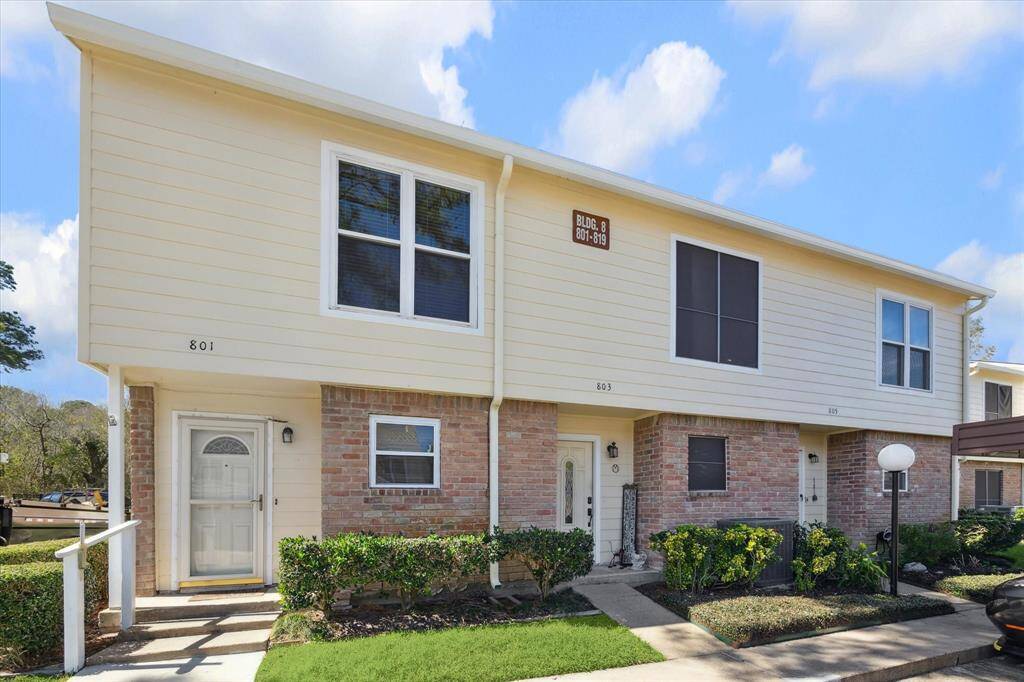 The trophy club condominiums grounds are Impeccably maintained. Welcome home to your private quiet condo # 803.