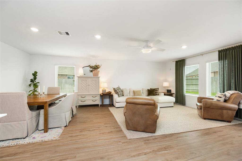 Cozy and elegant with warm tones and plenty of room for all your favorite furnitures.