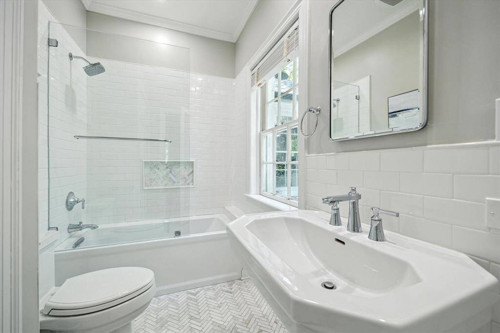 This is the ensuite bath that have been recently renovated for secondary bedroom #3.