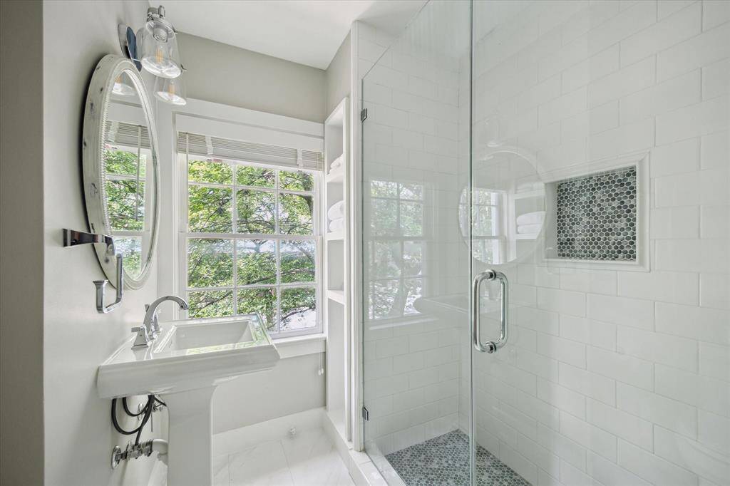 This is the ensuite bath that has been recently renovated.
