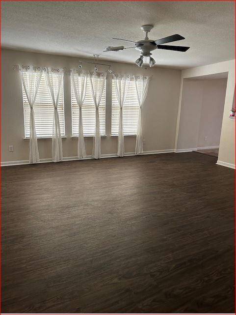 Living Room pic 1