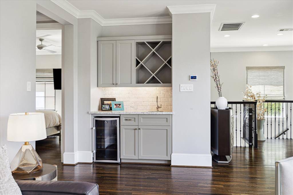 Wet Bar in the Game Room.