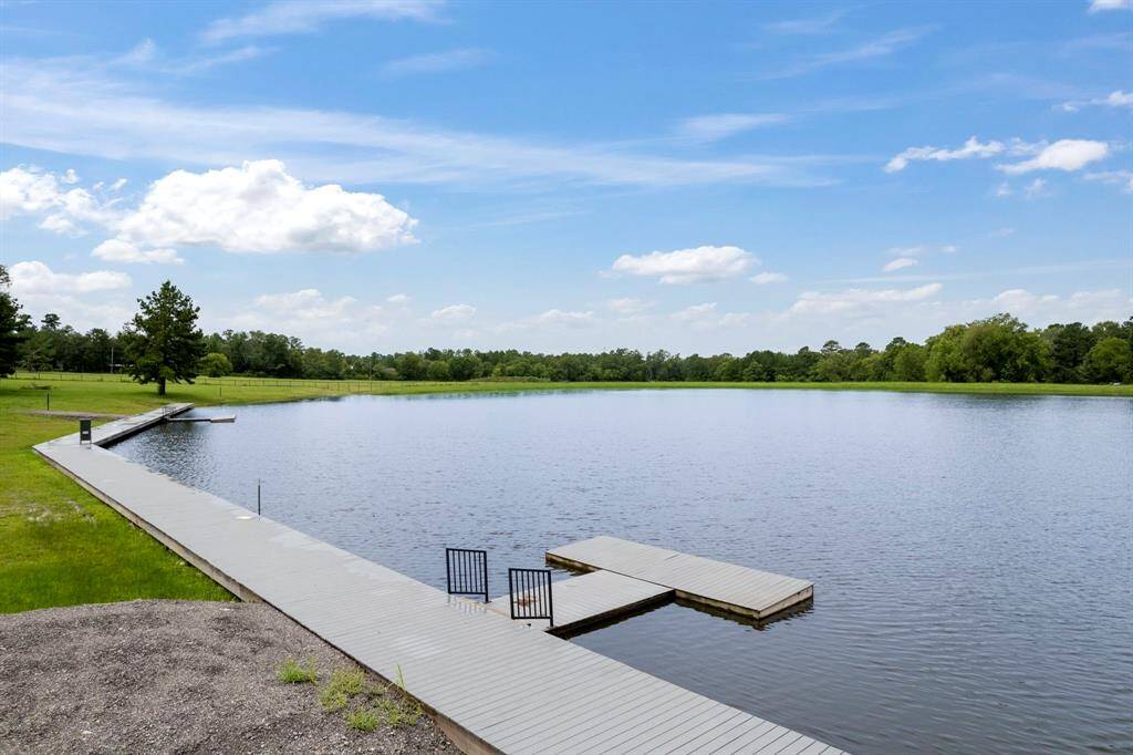 Huge piers for fishing