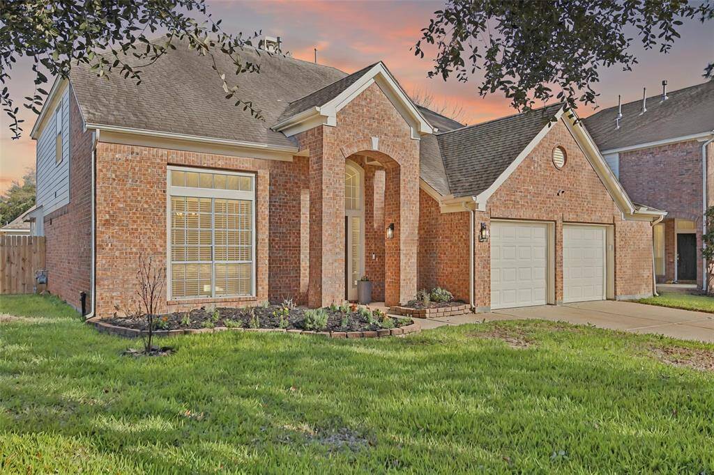 Welcome to 16210 Broken Timber Circle!