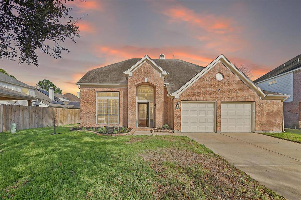 Welcome to 16210 Broken Timber Circle!