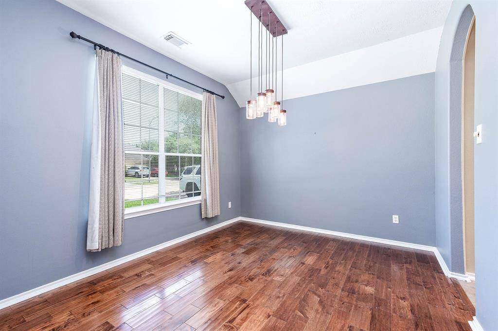 Bright and open dining room ready for any meal!