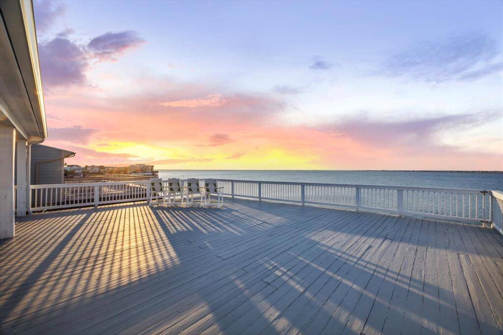 enjoy the sunsets in the evenings as you relax from the offshore fishing day!