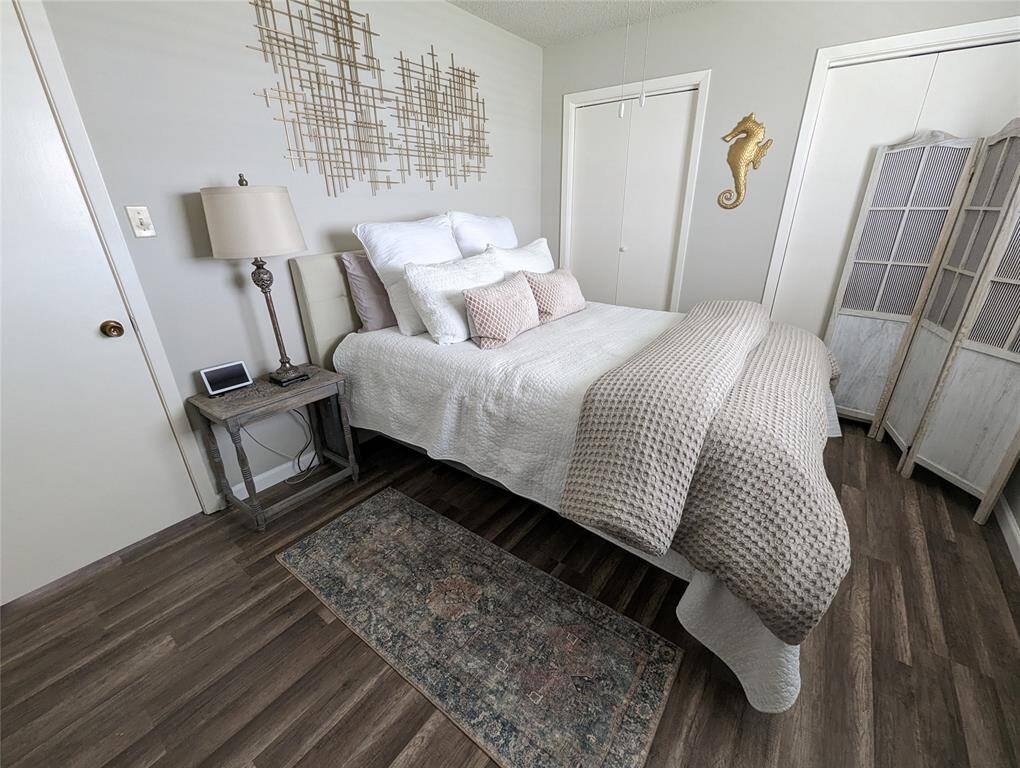 Primary bedroom with en suite bathroom