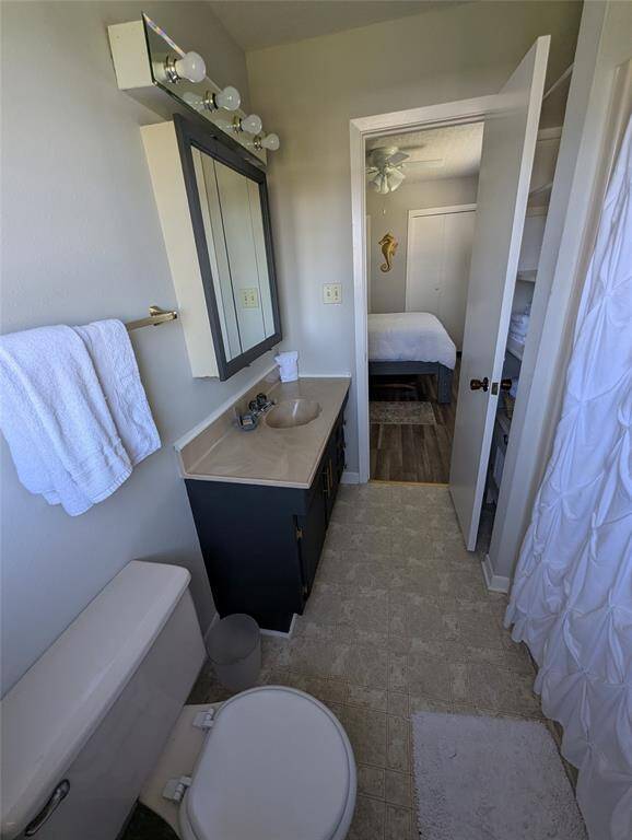 Primary bathroom with tub/shower combo