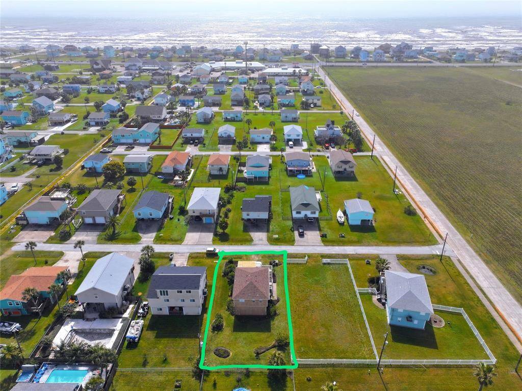 Excellent location, just a short walk from the beach