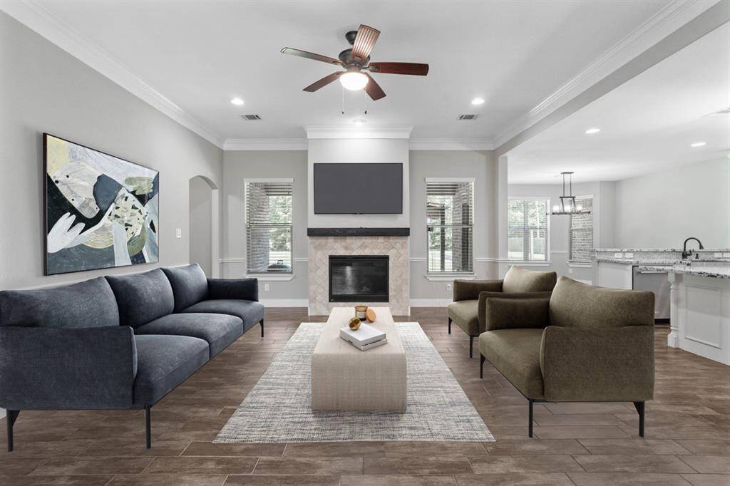 Just an example of what you could do in the living room. **Virtually staged**