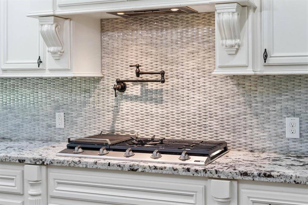 Make cooking a breeze with this kettle faucet, best known for filling pots without having to walk from the sink to the stove eliminating the hazard of spilling water.