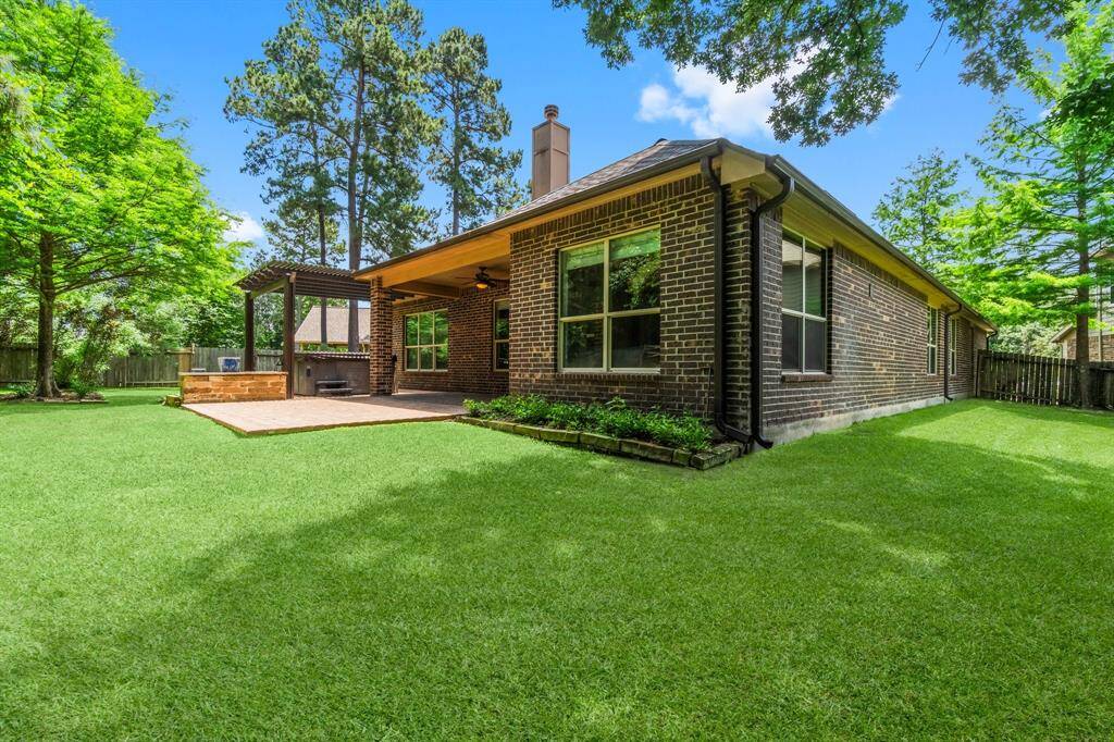 Large side yard