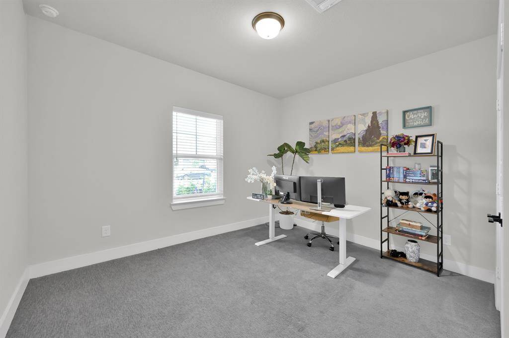 Front bedroom/office
