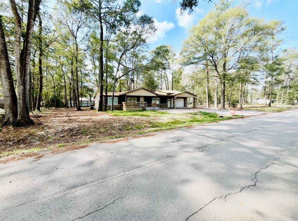 3/4 of an Acre Lot.
