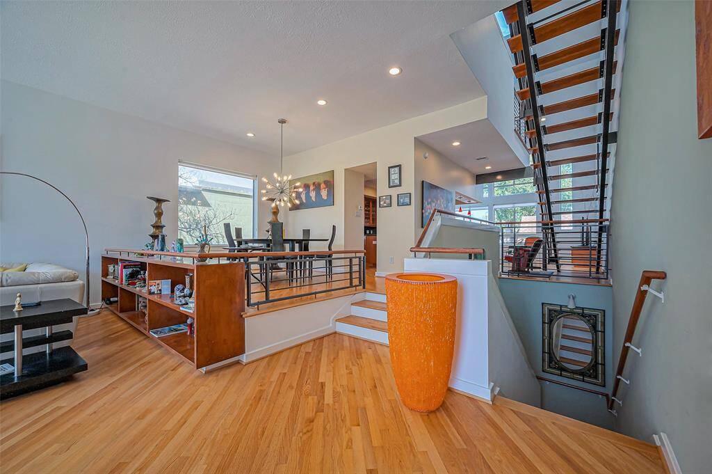 Virtually enhanced for ideas if you choose to update your kitchen