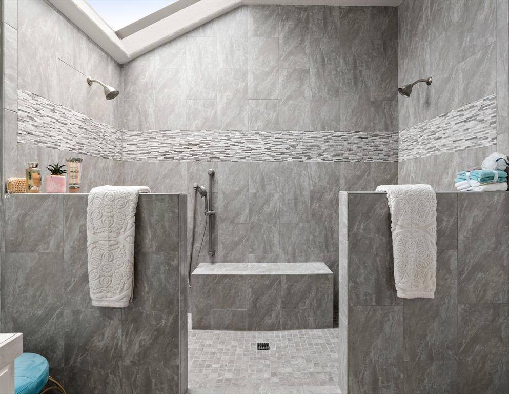 Wow, great elbow room in this beautiful shower!