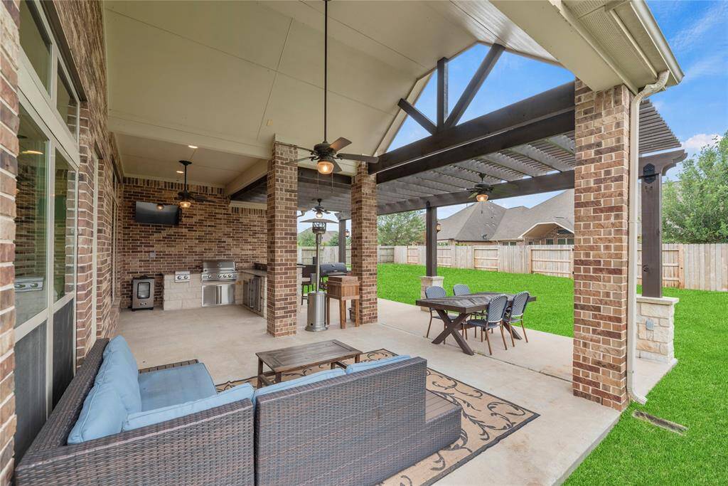Four ceiling fans to help keep you cool while entertaining