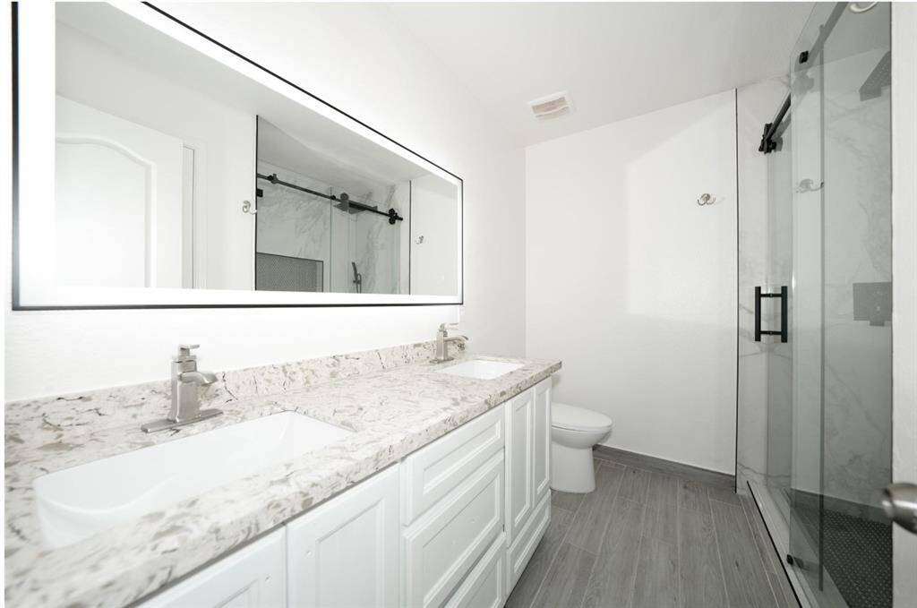 Full Bathroom 3