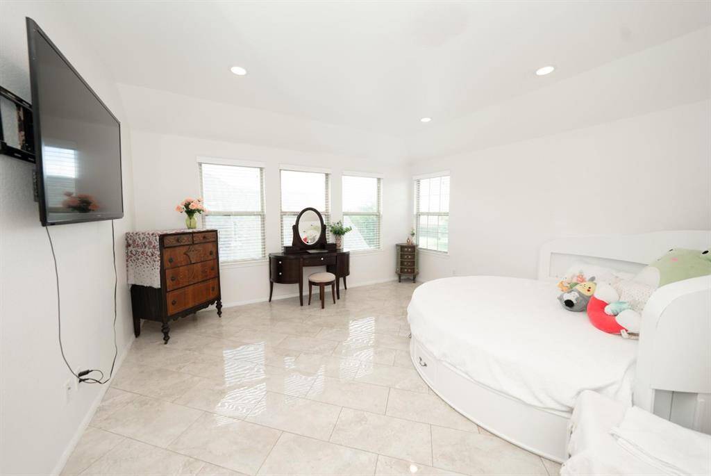 Media Room/Game Room/ Optional as 6 Bedroom