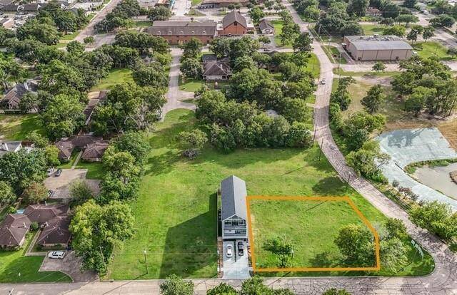 Orange boundary combines lots 4, 5 & 6 creating a 17,123 SF lot