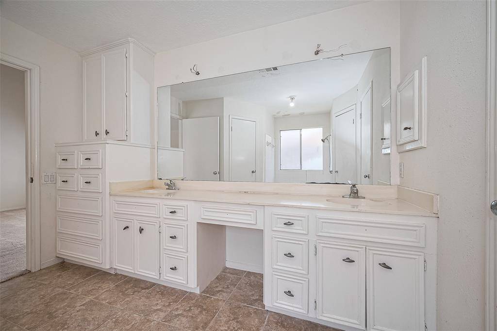 I can imagine a huge vanity with double sinks & decorative mirrors.