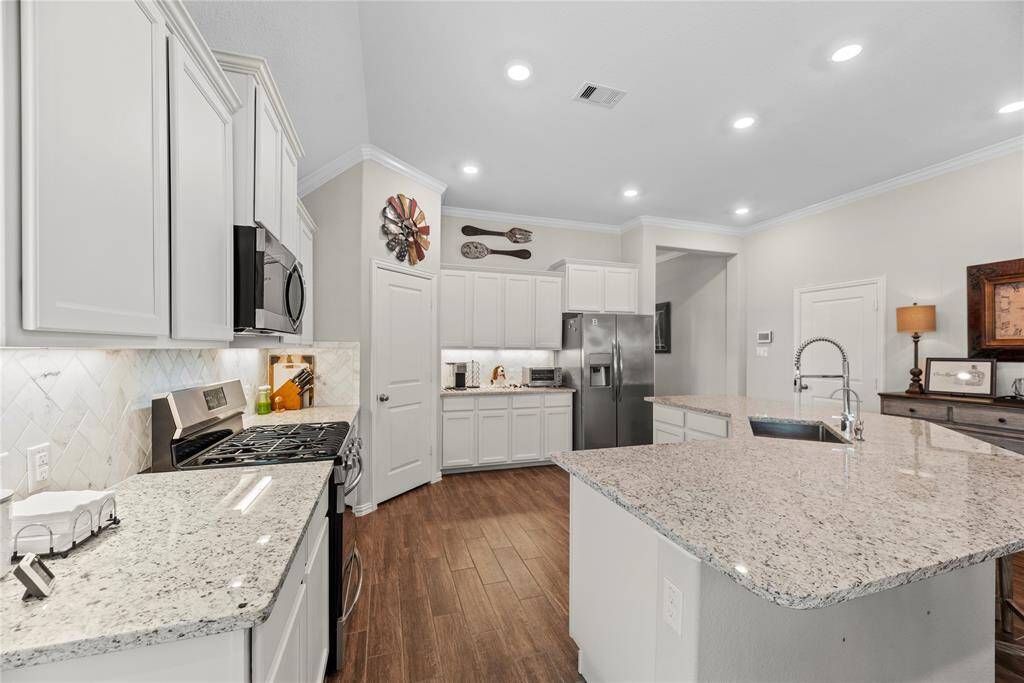 Tons of counter space