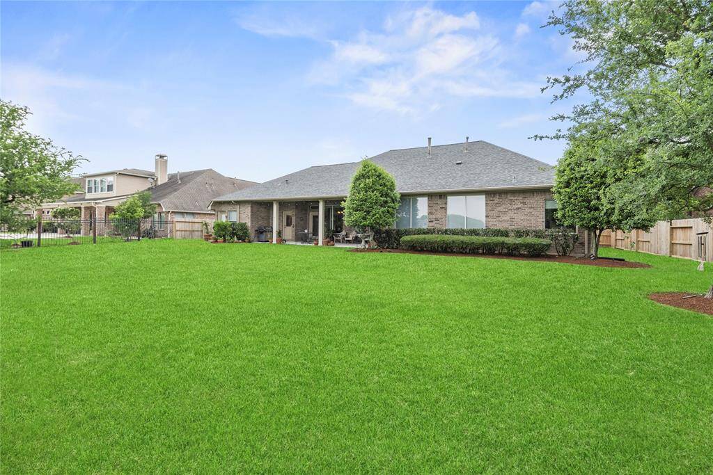 Alternate view of the large backyard.