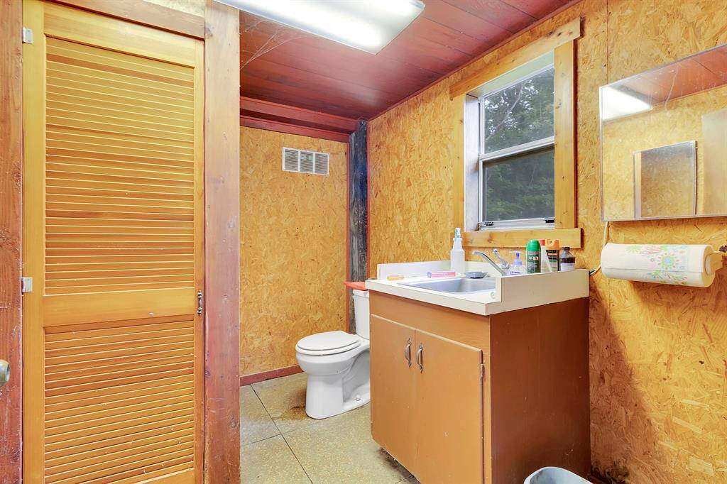 Down stairs bathroom