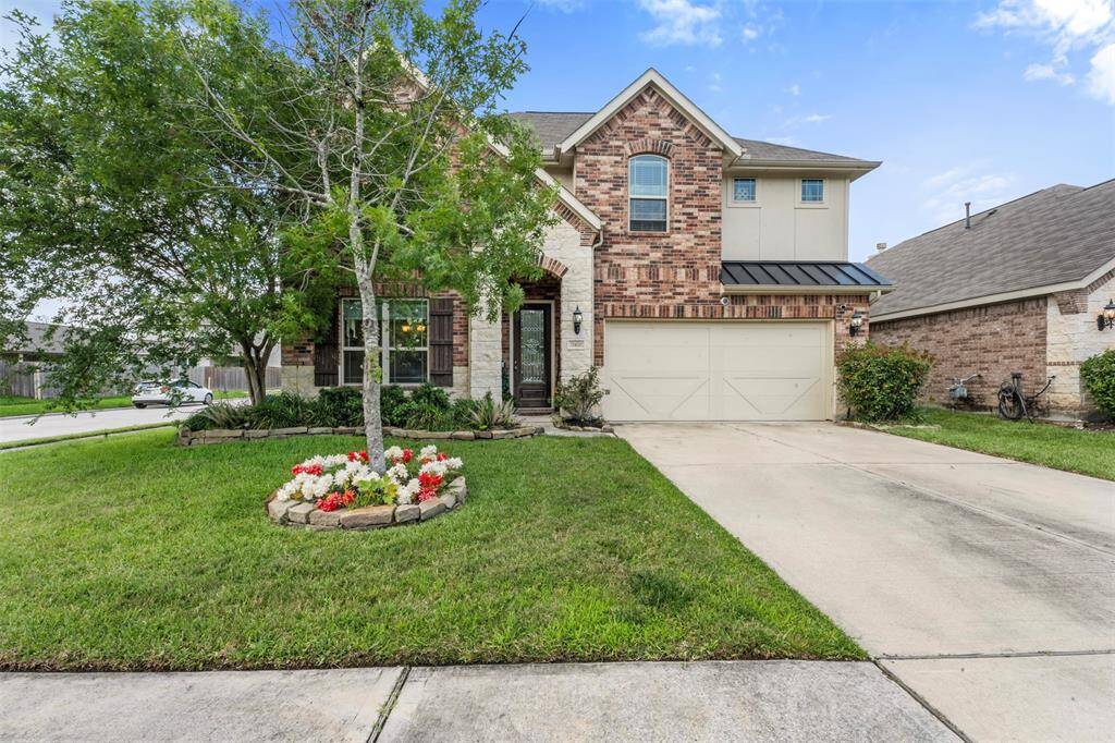 Come take a tour of this beauty in Kings Mill.