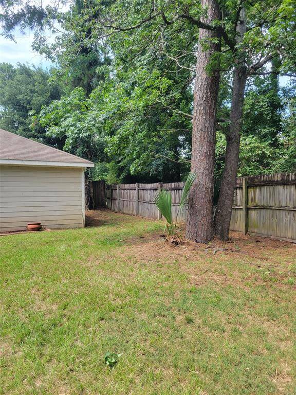 Part of back Yard, Backs up to green Trails