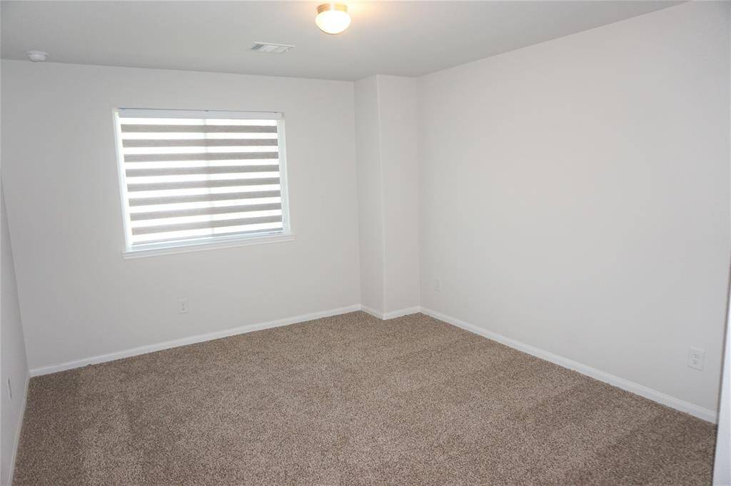 Second Bedroom with plenty of space and versatility!