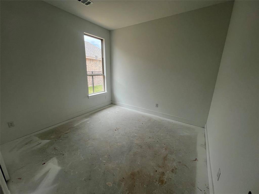 Secondary bedroom