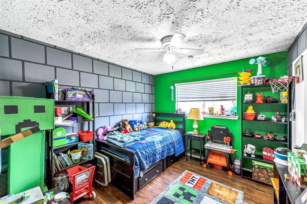 secondary bedroom