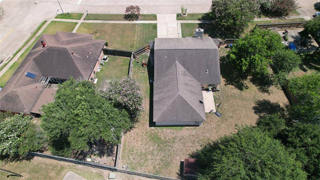big yard, front, side, and back