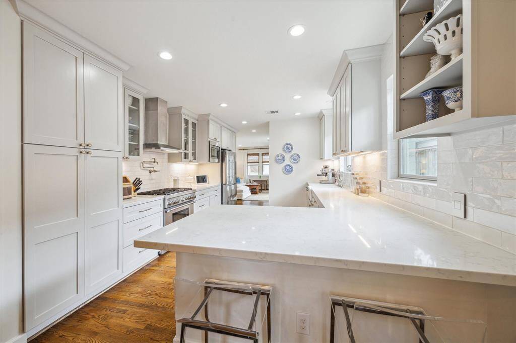 One more view showing the pantry.