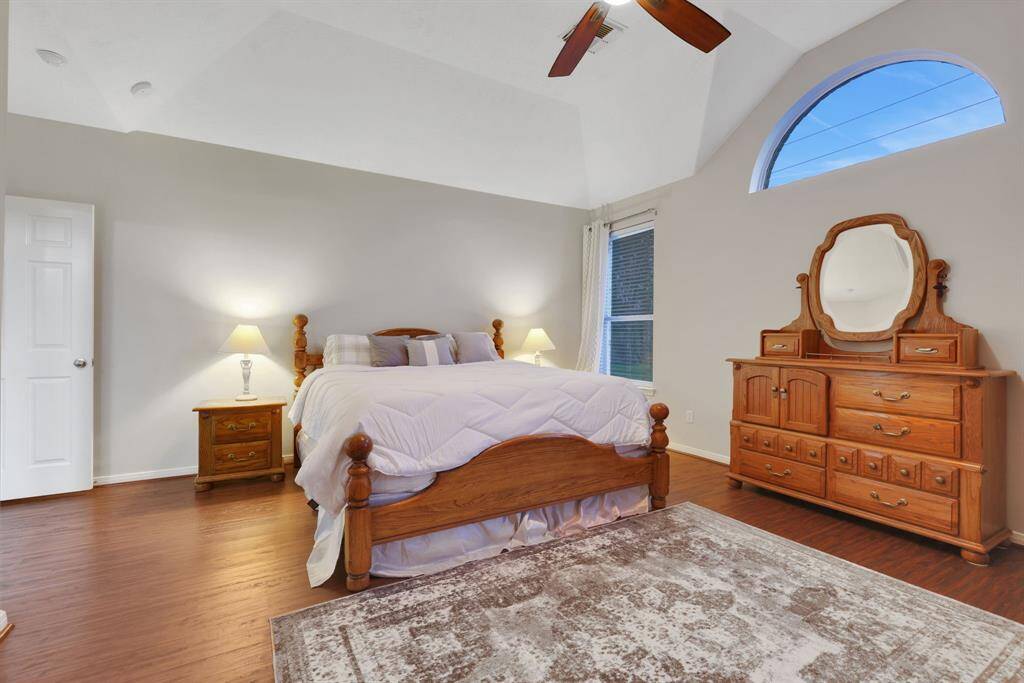 Primary bedroom down