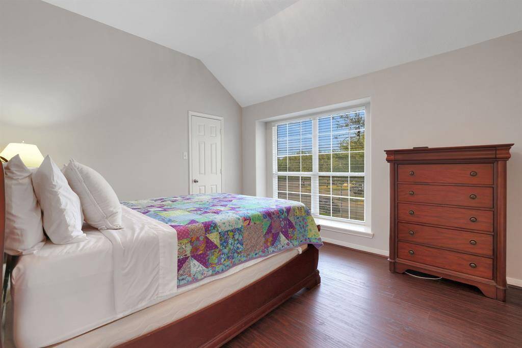 Secondary bedroom