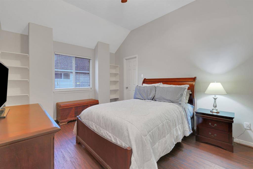 Secondary bedroom