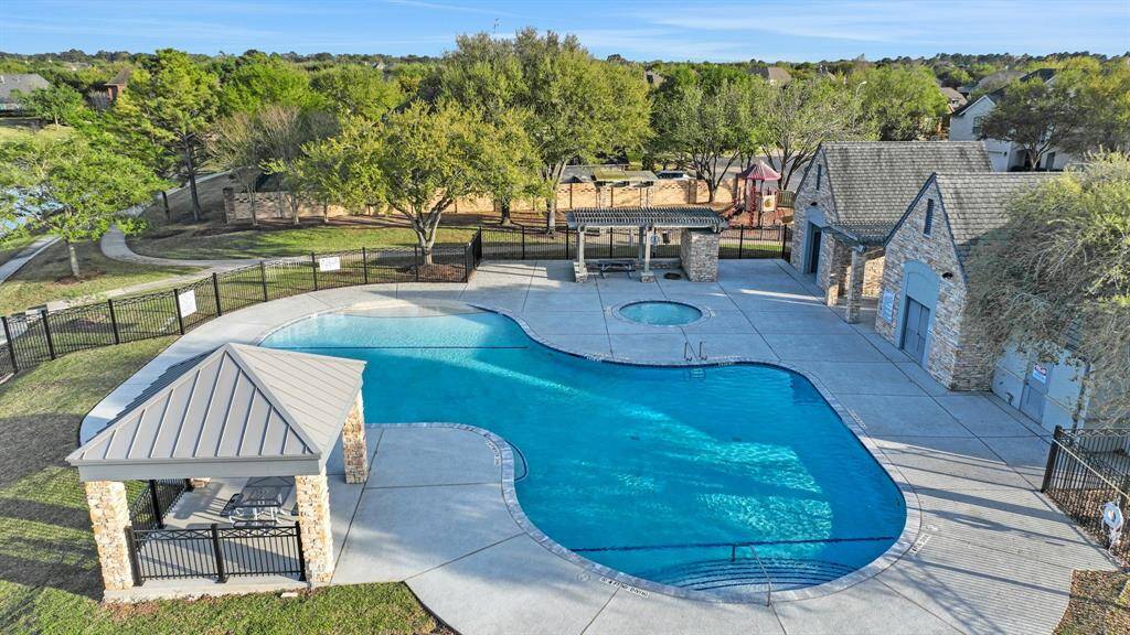 Community pool