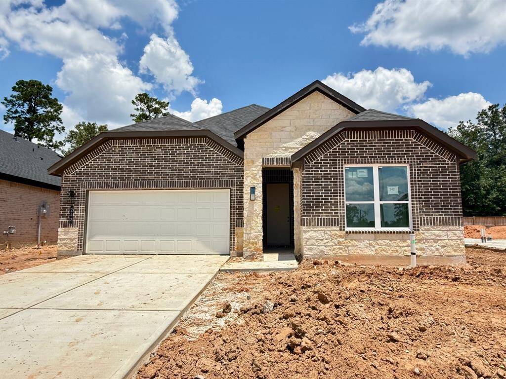 Wonderful 4 Bedroom One Story on Greenbelt in Hills of Westlake!