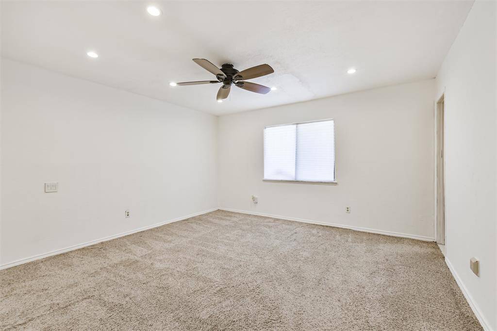 Large primary bedroom