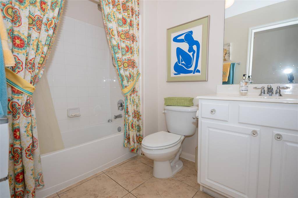 Full Bathroom - Full bathroom -1st floor